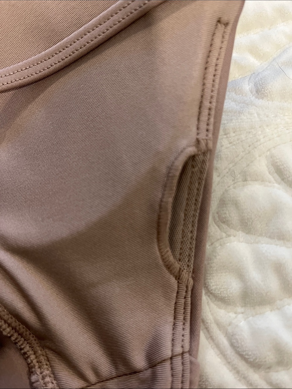 Alo Yoga Ruched Bra - Picture 4 of 9